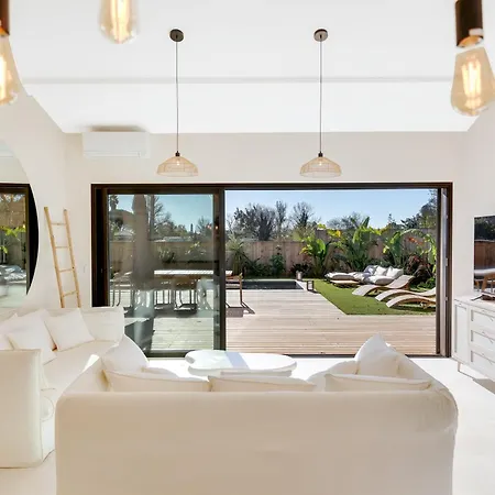 3min De La - 14p - Calme - Moderne - Jacuzzi - Bbq فيلة